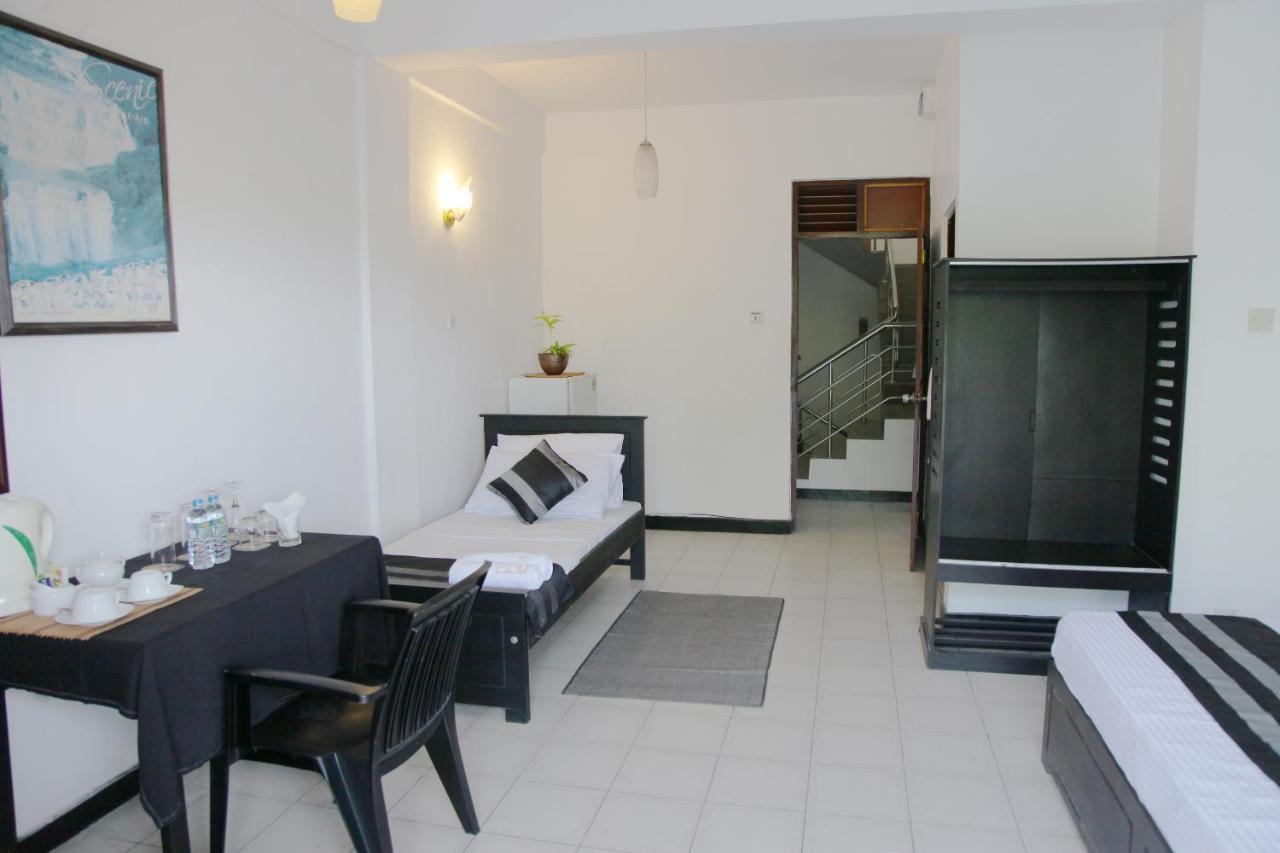 Hotel Nathaliya Katunayaka Dış mekan fotoğraf