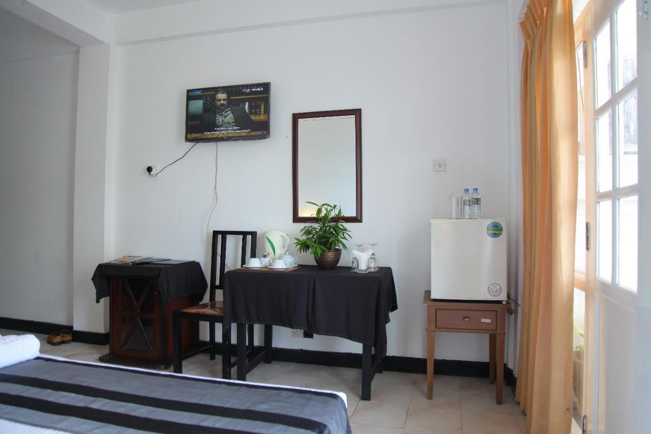 Hotel Nathaliya Katunayaka Dış mekan fotoğraf