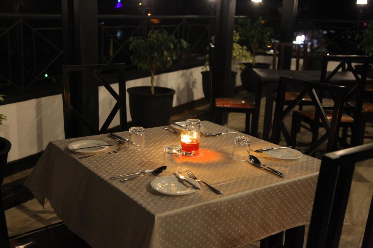 Hotel Nathaliya Katunayaka Dış mekan fotoğraf