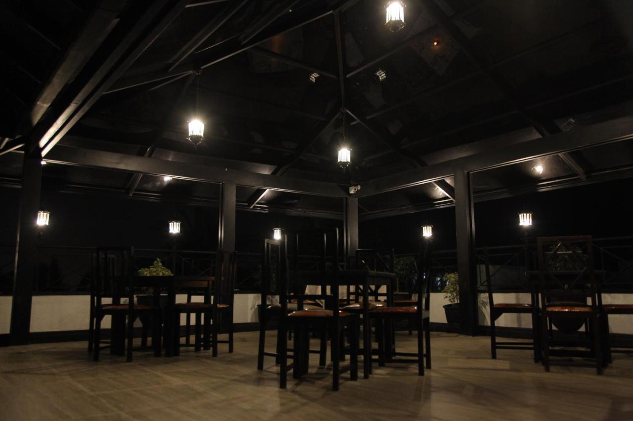 Hotel Nathaliya Katunayaka Dış mekan fotoğraf