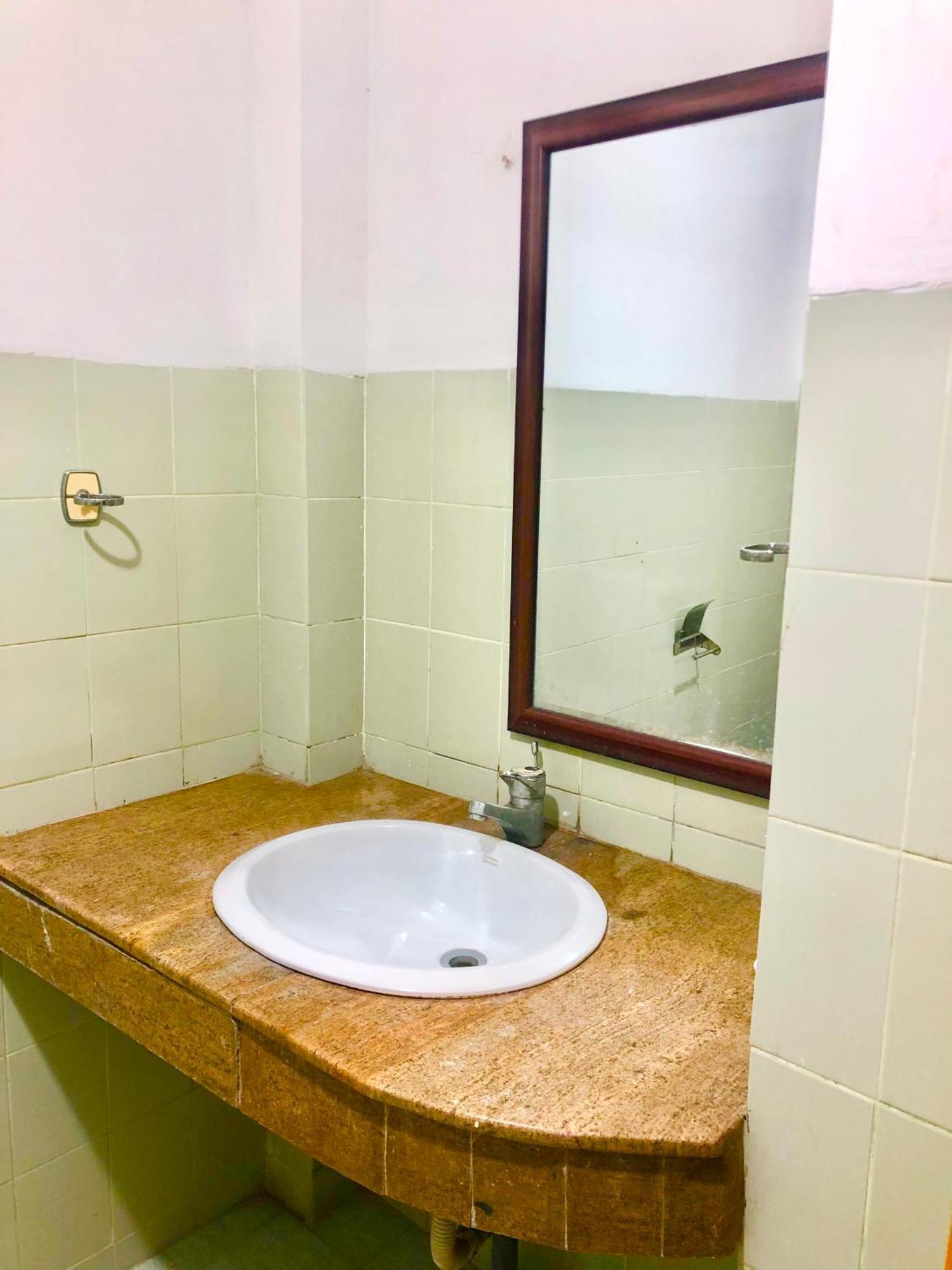 Hotel Nathaliya Katunayaka Dış mekan fotoğraf