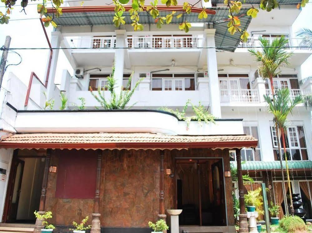Hotel Nathaliya Katunayaka Dış mekan fotoğraf